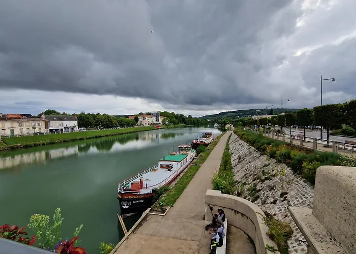 L'hirondelle * Château-Thierry